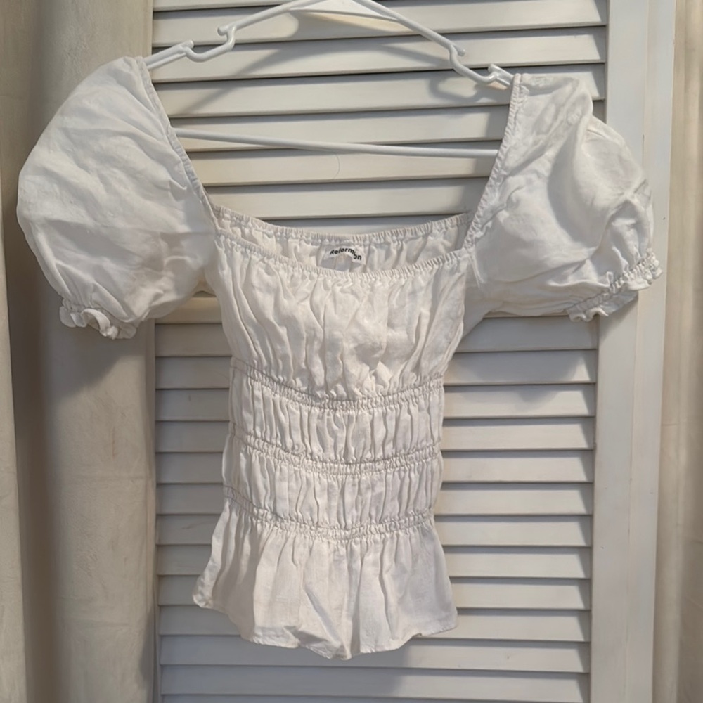 Reformation white short sleeved linen crop top size small bubble sleeve